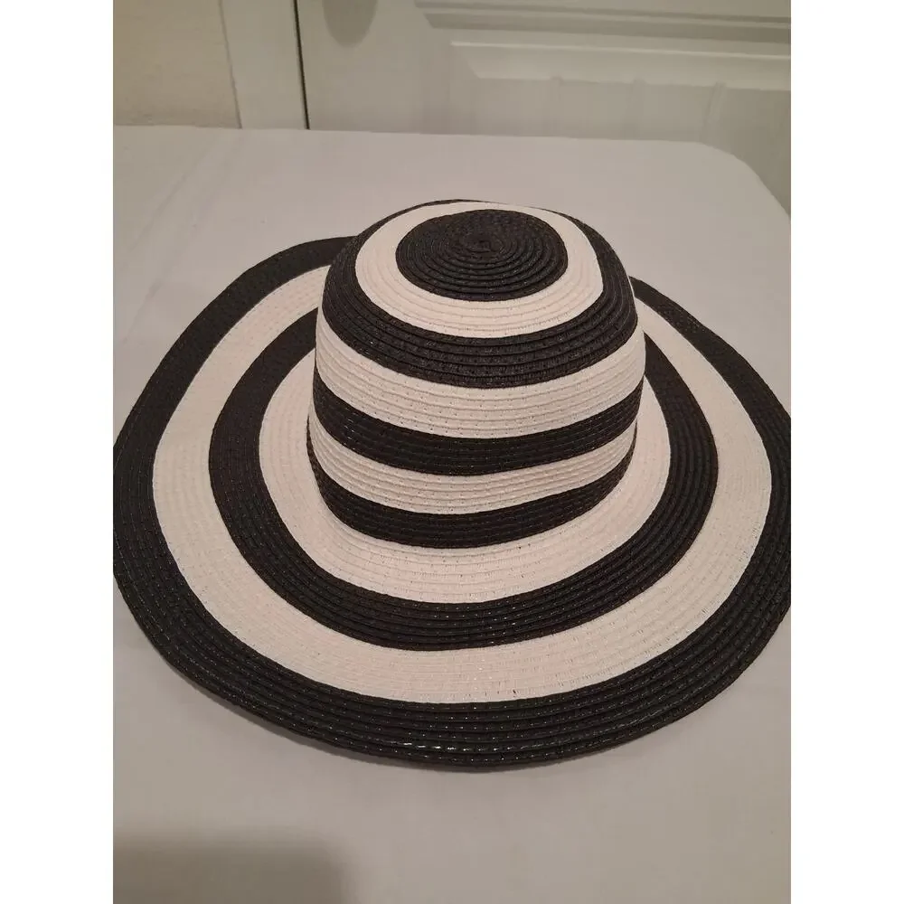 Time and Tru Women's Wide Brim Floppy Straw Sun Hat Black White Striped One Size